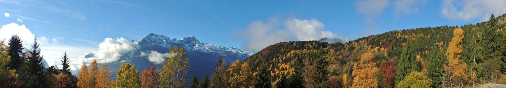 Premières neiges dans le massif de Belledonne en face du Chalet